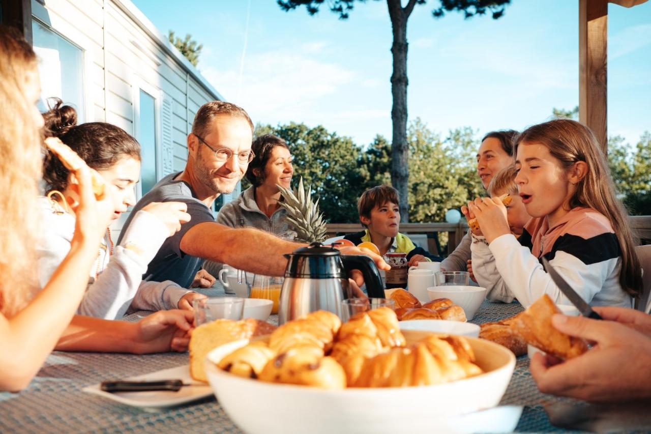 Châtel-Guyon Mobil Homes Xxl2 4 Chambres - Camping Le Ranch Des Volcans מראה חיצוני תמונה